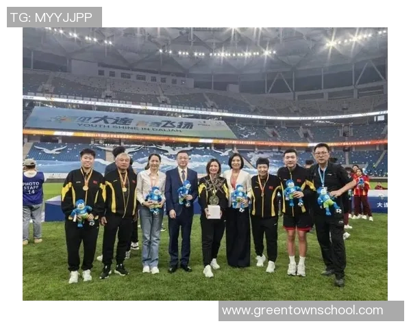 香港足球明星队携手女足共创辉煌助力足球发展与性别平等新篇章 香港足球明星队携手女足共创辉煌助力足球发展与性别平等新篇章