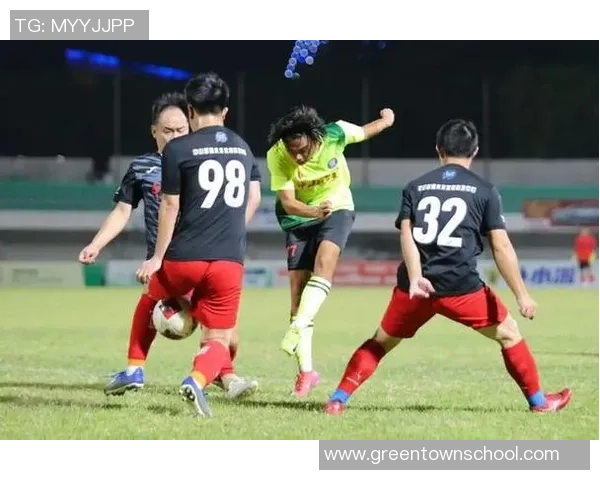 中国足球明星兄弟团:那些在绿茵场上并肩作战的传奇兄弟们 中国足球明星兄弟团:那些在绿茵场上并肩作战的传奇兄弟们