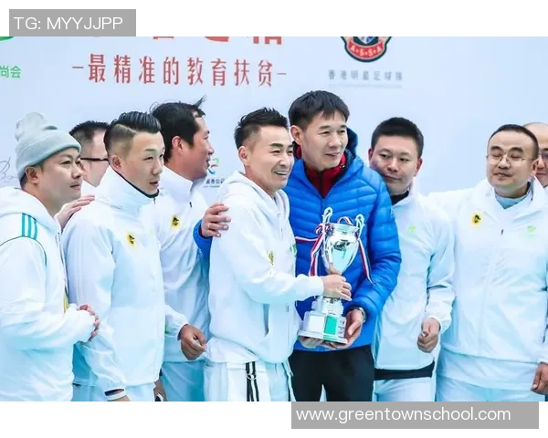 上海足球队精英赛团队协作表现分析与点评展现团结力量 上海足球队精英赛团队协作表现分析与点评展现团结力量